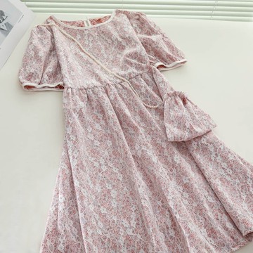 清新田園風小碎花連衣裙女夏季圓領泡泡袖短袖收腰裙子送包包