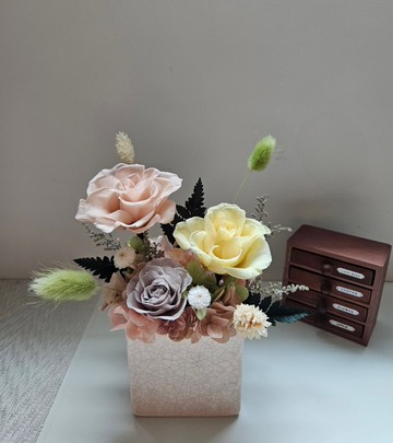 低飽和彩度永生花桌花 永生玫瑰花禮 乾燥花