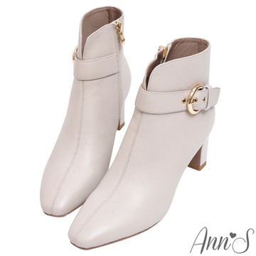 Ann’S西西莉亞-顯瘦V口圓扣帶 小羊皮真皮方頭扁跟短靴7cm-杏灰
