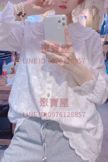 蕾絲鏤空娃娃領喇叭袖襯衫女裝歐貨彩色紐扣洋氣小衫上衣時尚春季新款【聚寶屋】