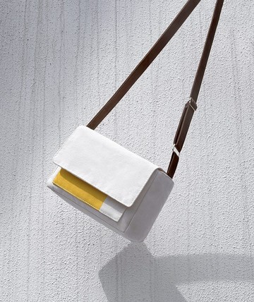 【 出遊必備 】你真的懂我嗎 ? 概念帆布隨身小包－刻板印象米