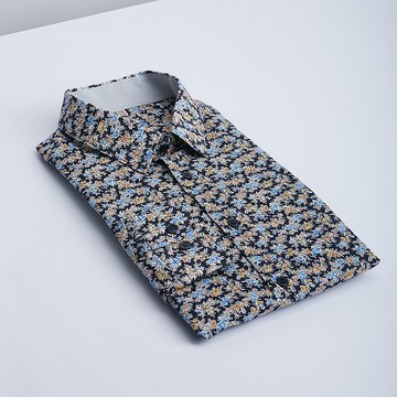 彩花深藍襯衫-看起來難駕馭,但搭一條簡單牛仔褲就很好看!