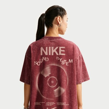 Nike Sportswear Classic Women's Oversized T-Shirt