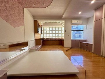 陽明文山商圏正五樓典雅裝璜雙車庫透天｜高雄市三民區澄清路