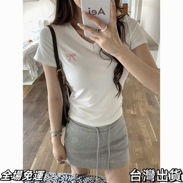 速.發 純棉辣妹純慾蝴蝶刺繡V領短袖T恤女夏季新款百搭修身顯瘦正肩上衣 台出