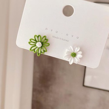 女不對稱花朵925銀針秋冬小雛菊