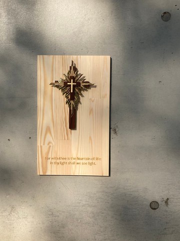 木材十字架壁畫－神就是光 木材版本