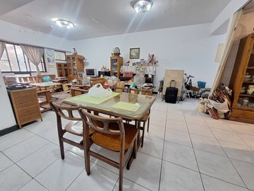 鄰近中央公園蛋黃心臟｜大五房＋車位｜誠意出售｜高雄市新興區復興二路