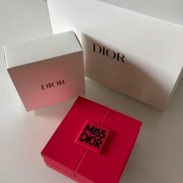 現貨秒出 DIOR 絕美七夕Miss Dior ESSENCE 馥郁香精 小Q香禮盒 5ml【鯨奇嚴選】