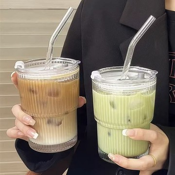多金🎀【台灣出貨】豎紋杯ins 吸管水杯 早餐杯子 大容量咖啡杯 玻璃杯帶蓋 水杯 吸管杯子 隨行杯 吸管玻璃杯 環保杯