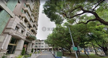 四維鑲波次高樓層海景新古典3+1房4車位｜高雄市苓雅區永昌街