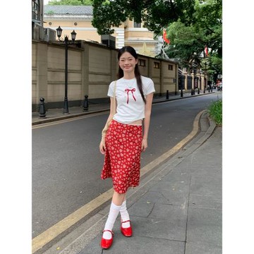 宋正恩白色小狗蝴蝶結印花短袖t恤女夏季韓系修身正肩短款小上衣