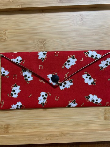 牛牛愛唱歌文青風萬用袋-紅底 禮物 收納紅包 衛生棉收納袋 存摺袋