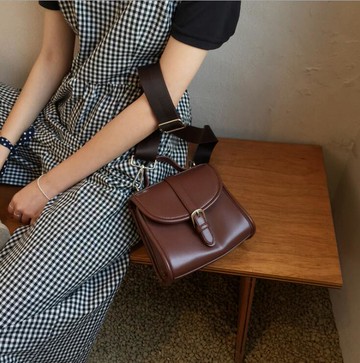 FINDSENSE X 新款女包 小復古百搭郵差包翻蓋斜掛單肩手提包 手拎包