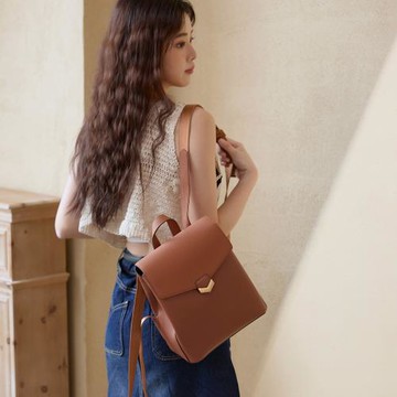 【金安德森】 Chaya壓紋後背包-焦糖