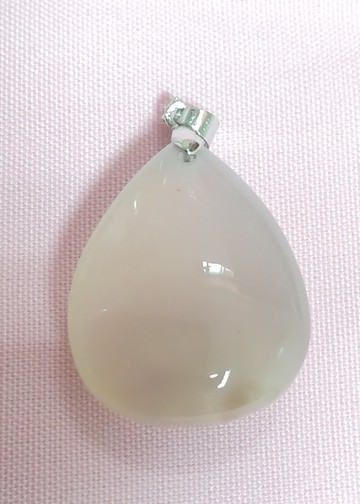天然玉髓吊坠