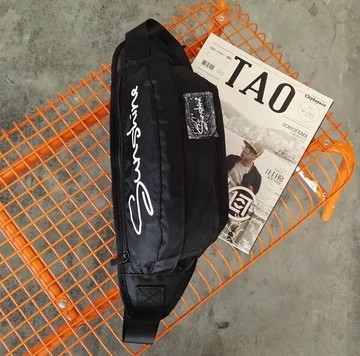 推薦款 小腰包 素面 草寫 質感 防潑水 包包 腰包