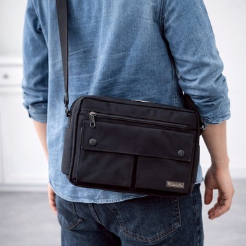 隔日到貨🔥硬挺尼龍 斜背包 多格層多拉鍊休閒質感男生斜包 側背包 男用側背包 Catsbag Shop