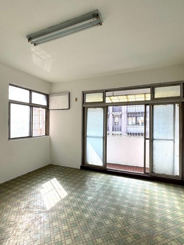 近靜心中小學‧黃金三樓免爬高｜台北市文山區景華街