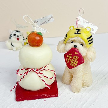 日本傳統春節裝飾鏡餅香薰蠟燭及貴族犬新春特別我是虎 Pinkoi 設計購物網站 Line購物