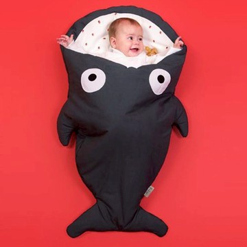 小鯊魚陪你睡覺【BabyBites 鯊魚咬一口】西班牙進口純棉嬰幼兒多功能睡袋 - 酷岩灰(標準版) 寶寶包巾 睡袋 防踢被 新手爸媽 新生兒 彌月禮
