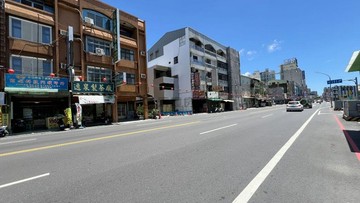東橋砲校正路面傳家金店｜台南市永康區中山南路