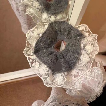 愛依依 髮圈 頭飾 髮飾 新款毛線搭白色蕾絲髮圈 復古超大花邊馬尾頭花-13245.