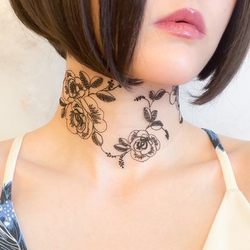 獻給未曾選擇的我們 / 玫瑰紋身黑色蕾絲頸鍊 SV666