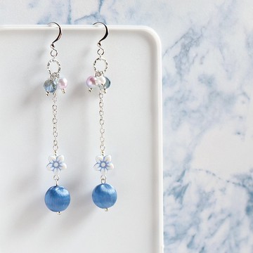 漫步星空丨送禮 手工製作 生日禮物 花朵垂墜耳環/耳夾-璀璨藍