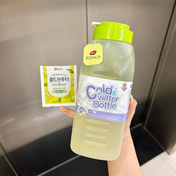 臺灣出🔥🔥夏日 大容量 隨手杯 冷萃杯 咖啡 外出 便捷 冰箱 學生 耐高溫 食品級 冷水壺