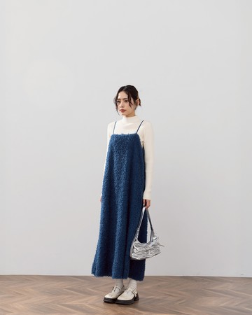 立體毛絨設計傘襬細肩長洋裝 三色售