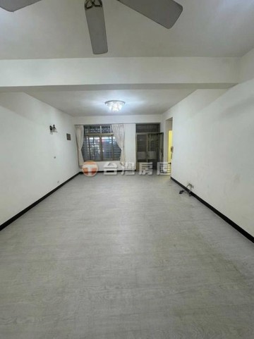 科工館公寓1樓 屋新超大客廳｜高雄市三民區有光路