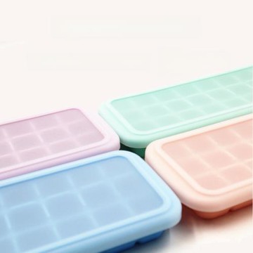24格硅膠冰格冰塊模具制冰盒速凍器調酒輔食家用冰箱帶蓋創意