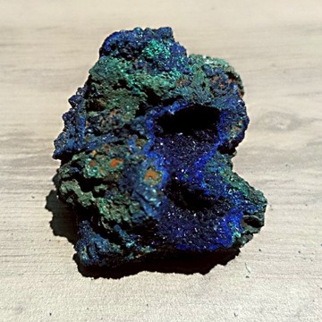 【藥魂】藍銅礦 原礦 開智慧 晶簇 對應喉輪溝通 孔雀石 助開發心輪 舒緩心靈緊張 軟化剛硬的性格【202504215】