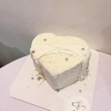 雪白愛心 客製化蛋糕 生日 慶生 簡約風蛋糕 生日蛋糕  客製化