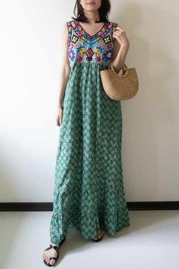 泰國手繡\\無袖連身長裙//草綠色
