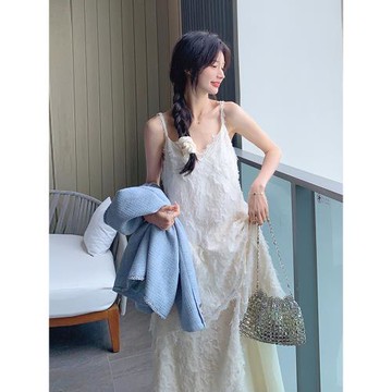 白色蕾絲吊帶連衣裙女春夏2025新款法式V領海邊度假風絕美仙女裙