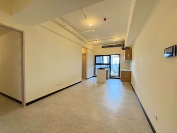 ｛余育賢｝愛情河左岸│河景３房平車│三陽台│獨家｜高雄市前金區河東路