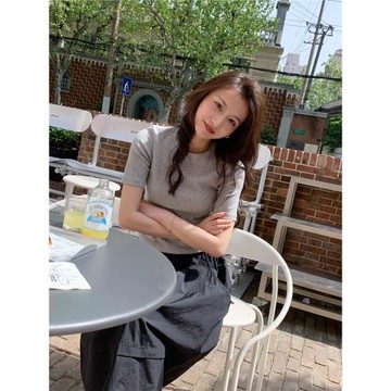 BY SPRING 新款 灰色駝色純色修身顯瘦短袖T恤打底衫女