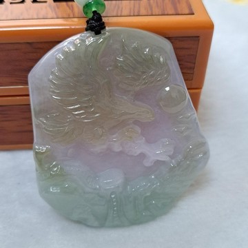 逸品軒～天然緬甸玉A貨-Z6554-小三彩鵬程萬里墜子 長56.3mm寬49.6mm厚6.5mm 💰特價2200元