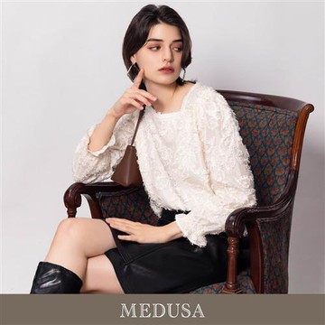 現貨【MEDUSA 曼度莎】立體緹花米白方領上衣（M-XL）｜女長袖上衣 女雪紡上衣