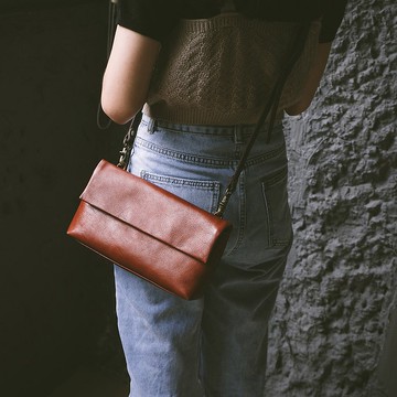 真皮休閒率性斜背包 22279 黃棕V