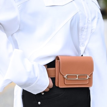 HERMES 愛馬仕 Roulis Slim Wallet 經典豬鼻子造型山羊皮翻蓋皮夾/迷你腰掛包(金棕/銀色 無背帶)