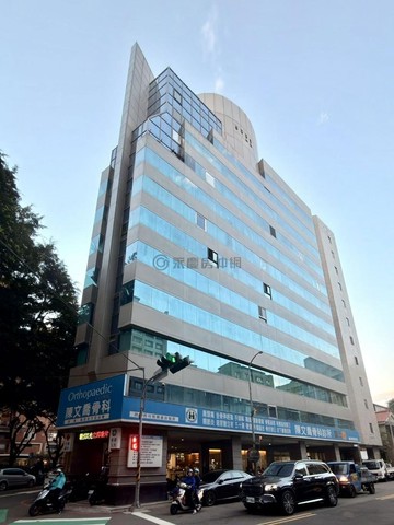 西屯捷運市府站｜稀有百坪商辦+平車｜台中市西屯區大容東街