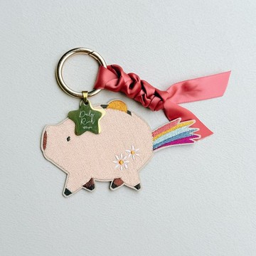 Daily Rich 日富一日刺繡吊飾 (預購)