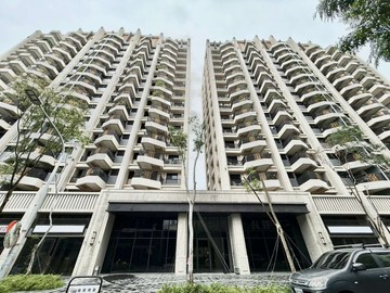 高大特區|輕屋齡精美裝潢兩房車位+露臺｜高雄市楠梓區大學十九街