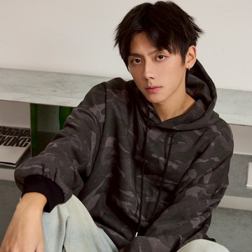 LAKING-個性街頭迷彩長帽T