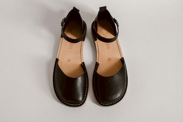 皮革涼鞋、夏季涼鞋、女士涼鞋、赤足涼鞋、夏季平底鞋