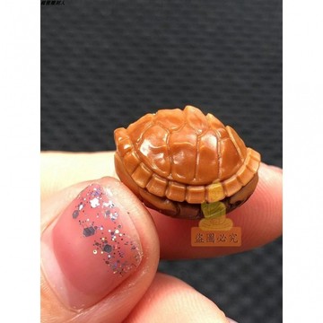 免運🔥橄欖核龜殼單粒吊墜 富甲天下雕刻吊墜 男女文玩佩戴 南北工橄欖核 祈福開光吊墜 雕刻飾品 文玩吊墜 龜殼吊墜