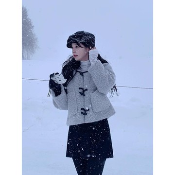 Codibook｜韓國 Dayroze 毛絨兜帽短版羊毛大衣［預購］大衣 牛角釦大衣 女裝